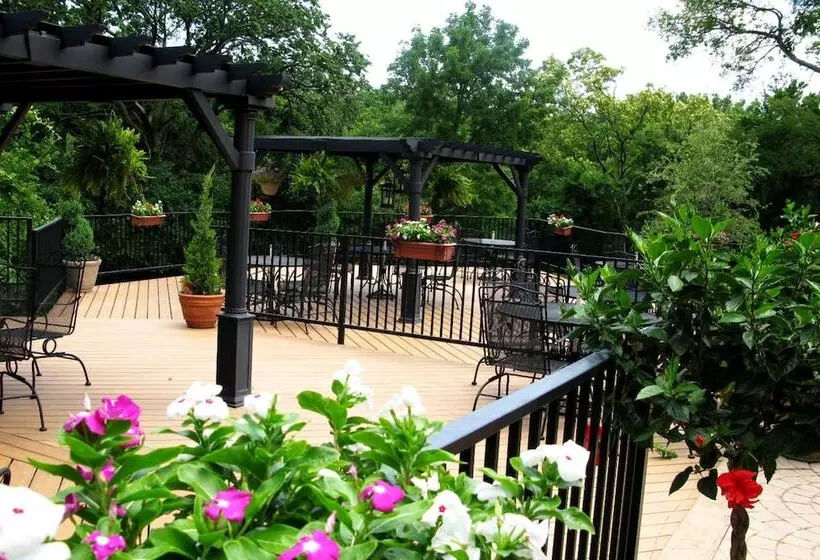 Hotelli Two Hearts Inn