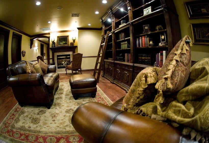 فندق Two Hearts Inn