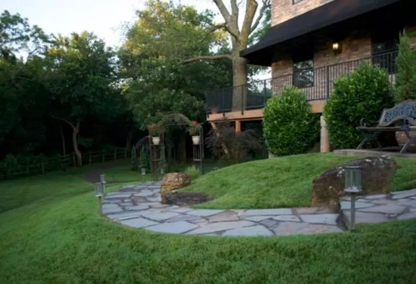 Hotelli Two Hearts Inn