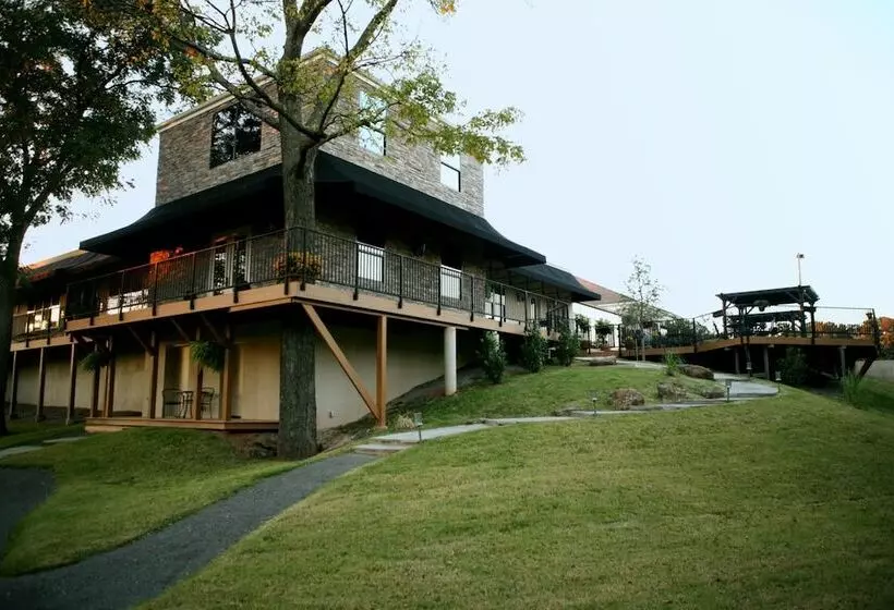 Hotelli Two Hearts Inn