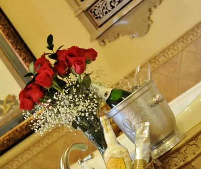 Hotelli Two Hearts Inn