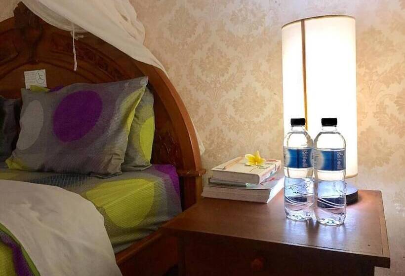 Отель Kubu Verra Seminyak