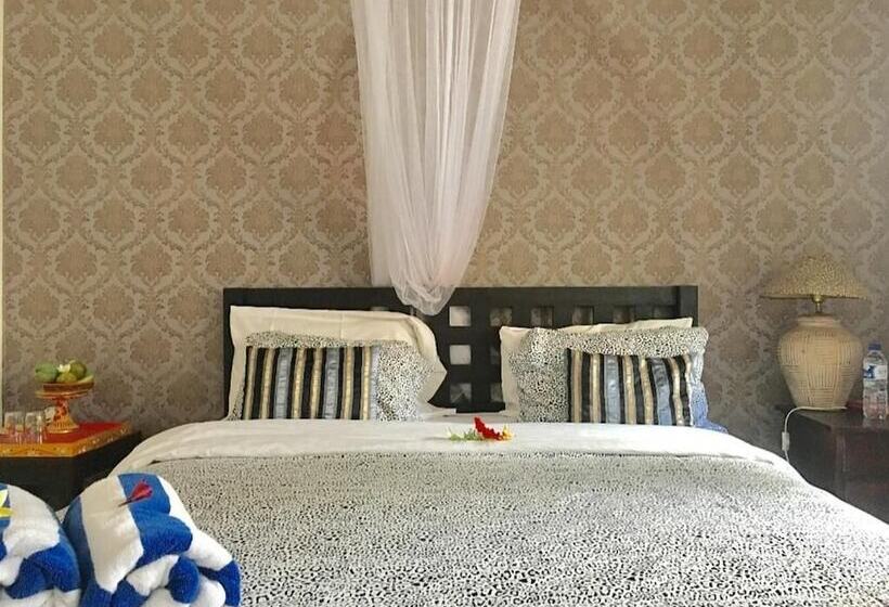 Отель Kubu Verra Seminyak