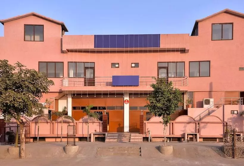 OYO 7609 Hotel Dolphin