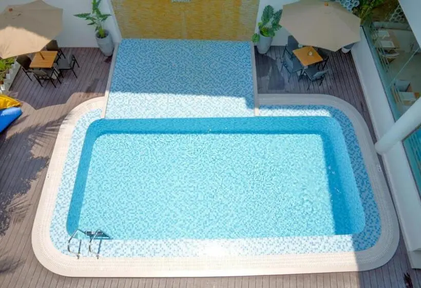 هتل Cocomo Maldives