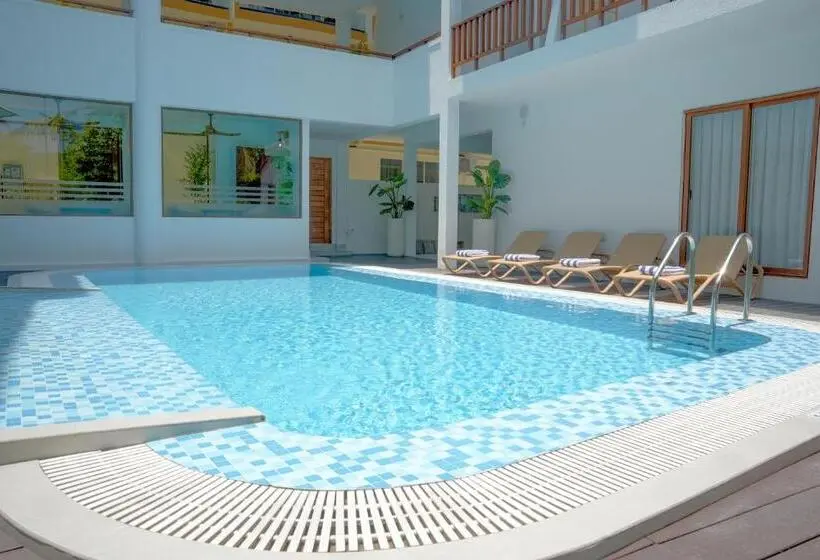 هتل Cocomo Maldives
