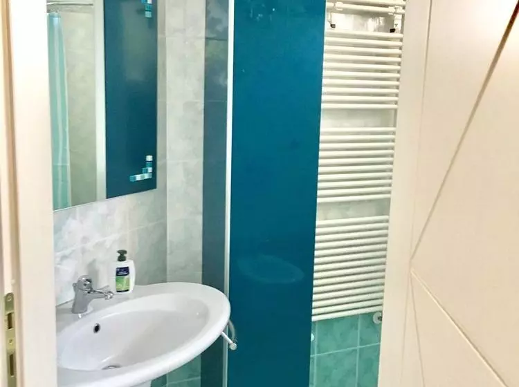هتل Amarin Pisa Room