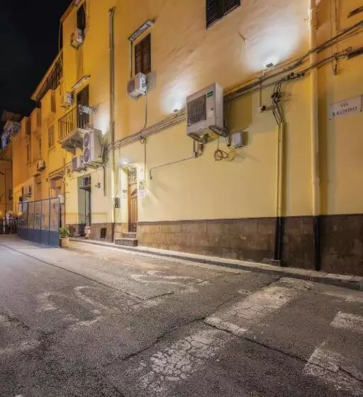 ホテル Voilà Rooms Guest House