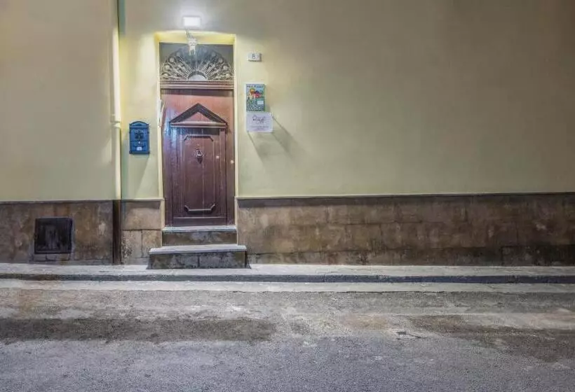 ホテル Voilà Rooms Guest House