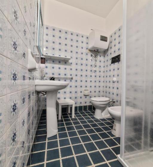 هتل Voilà Rooms Guest House