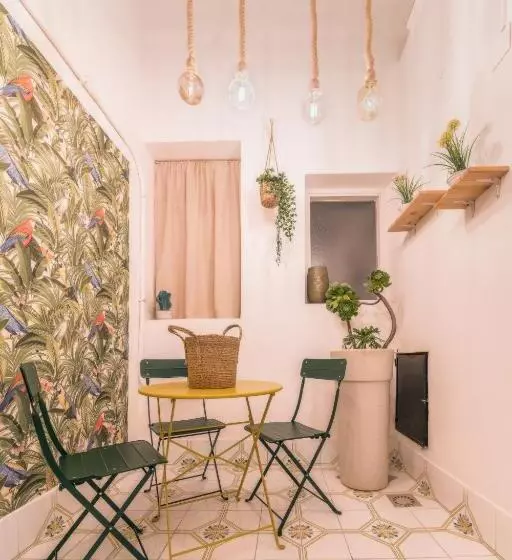 ホテル Voilà Rooms Guest House