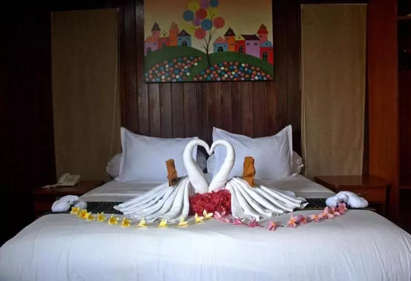 هتل Exotic Komodo