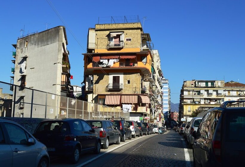 هتل Napoli Station B&b