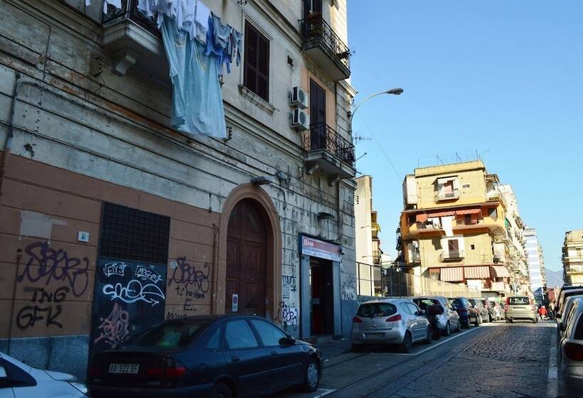 هتل Napoli Station B&b