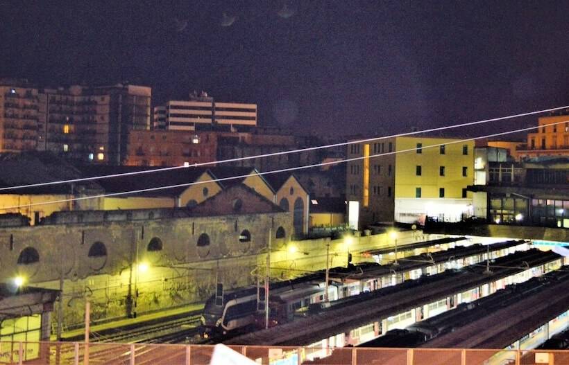هتل Napoli Station B&b