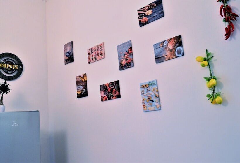 هتل Napoli Station B&b