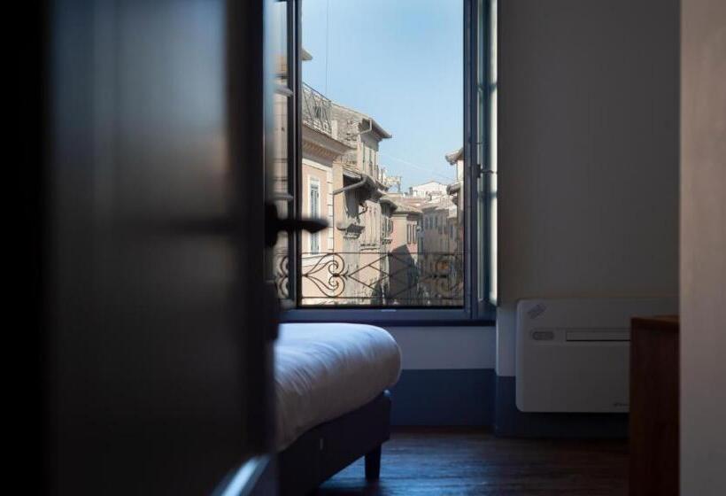 هتل Tag Guest House