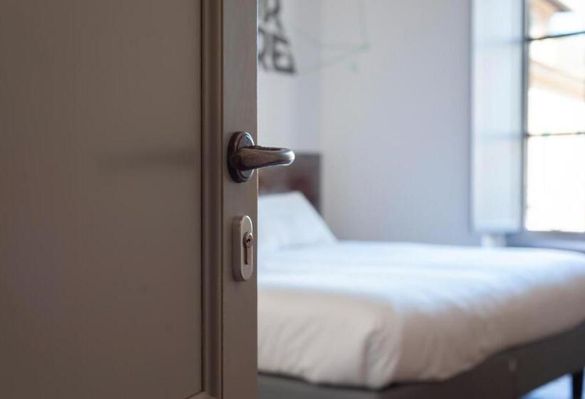 هتل Tag Guest House