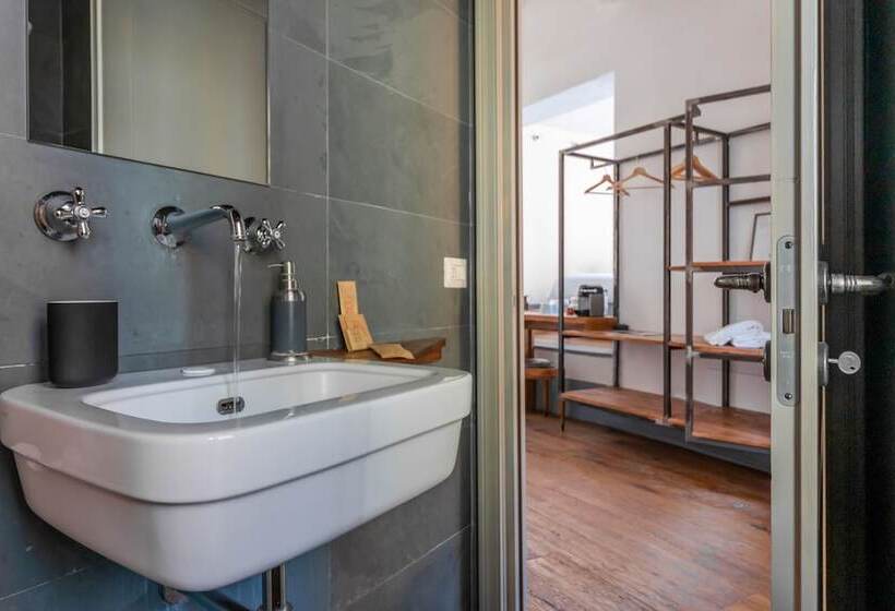 هتل Tag Guest House