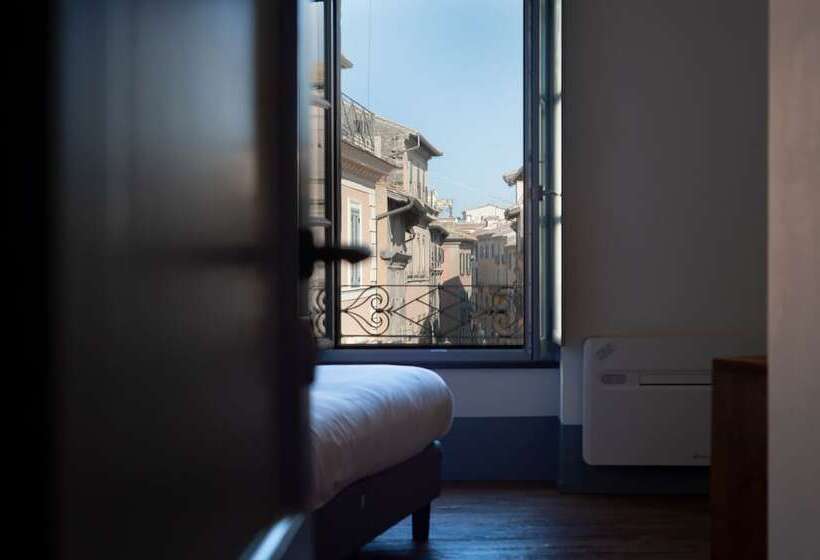 هتل Tag Guest House