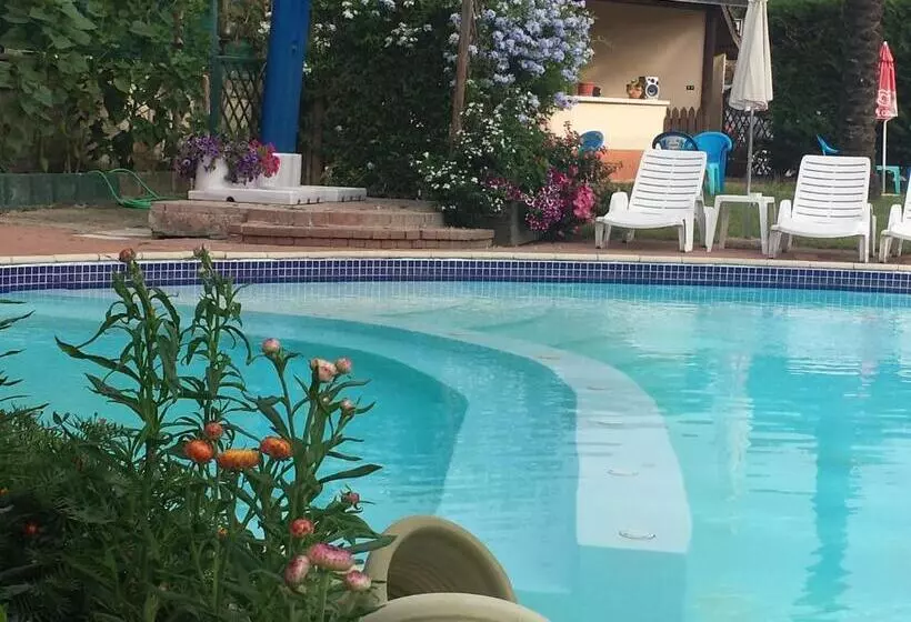 Hotelli Thairè Resort