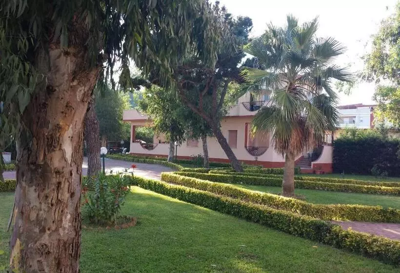 Hotelli Thairè Resort