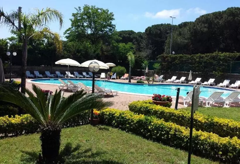 Hotelli Thairè Resort