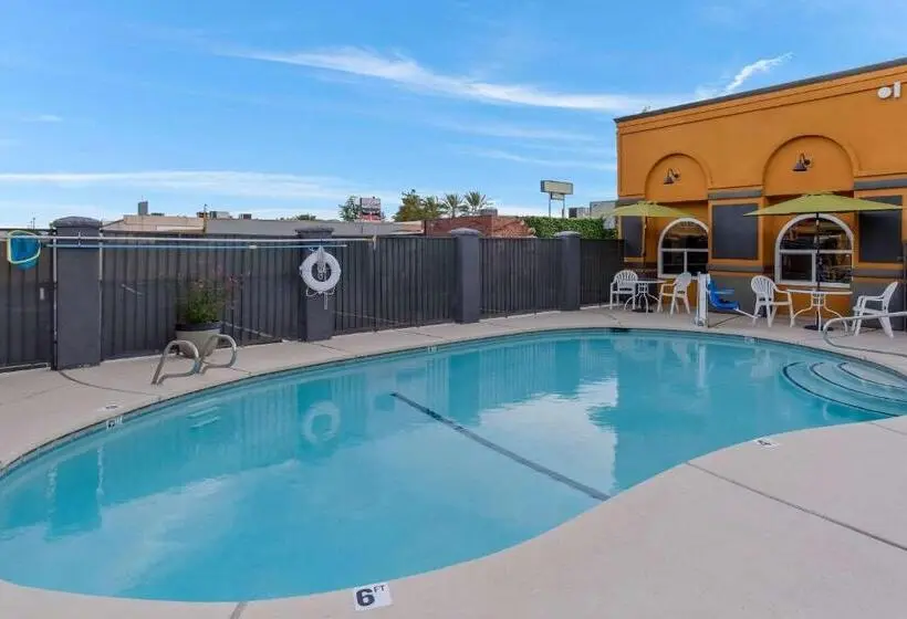 هتل Quality Inn Redding Near I 5
