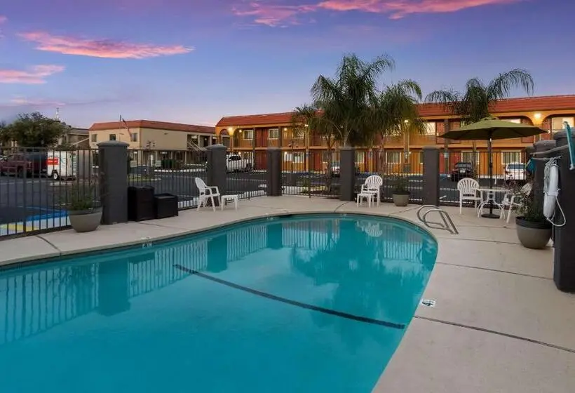 هتل Quality Inn Redding Near I 5