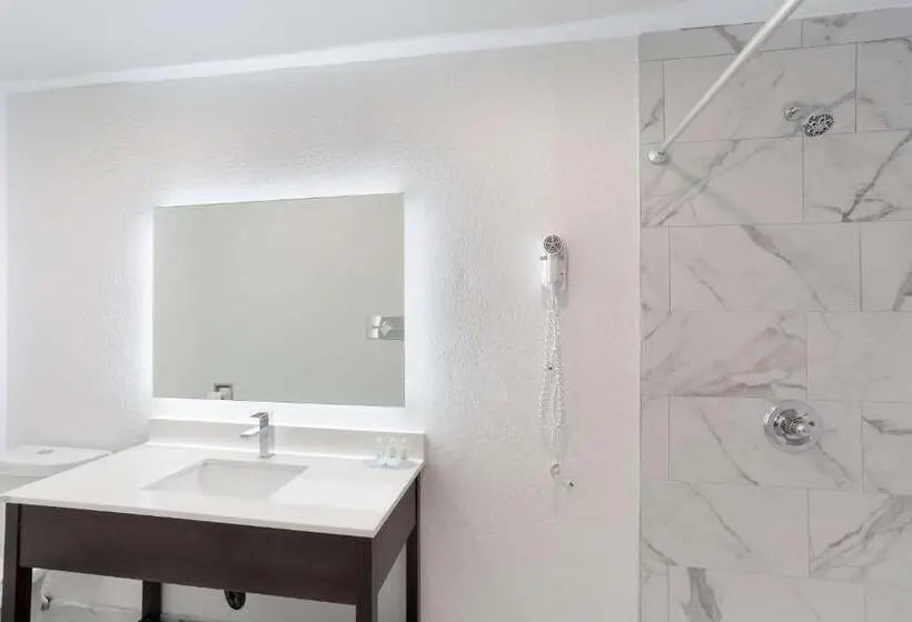 هتل Quality Inn Redding Near I 5