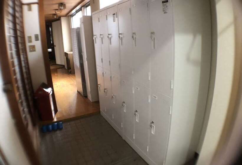 Business Hotel Tenmonkan Park   Hostel