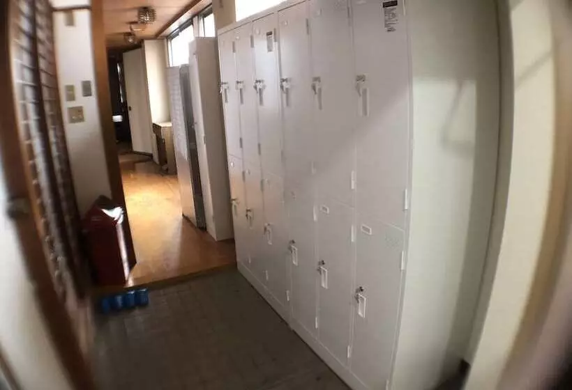 Business Hotel Tenmonkan Park Hostel