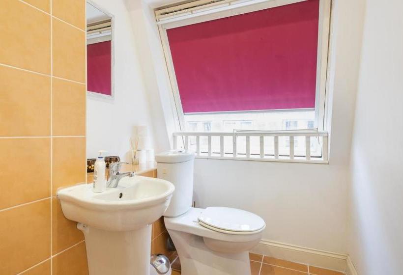 ホテル Adelphi Suites