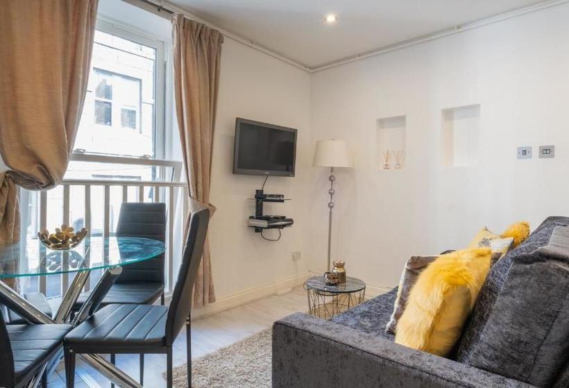 ホテル Adelphi Suites