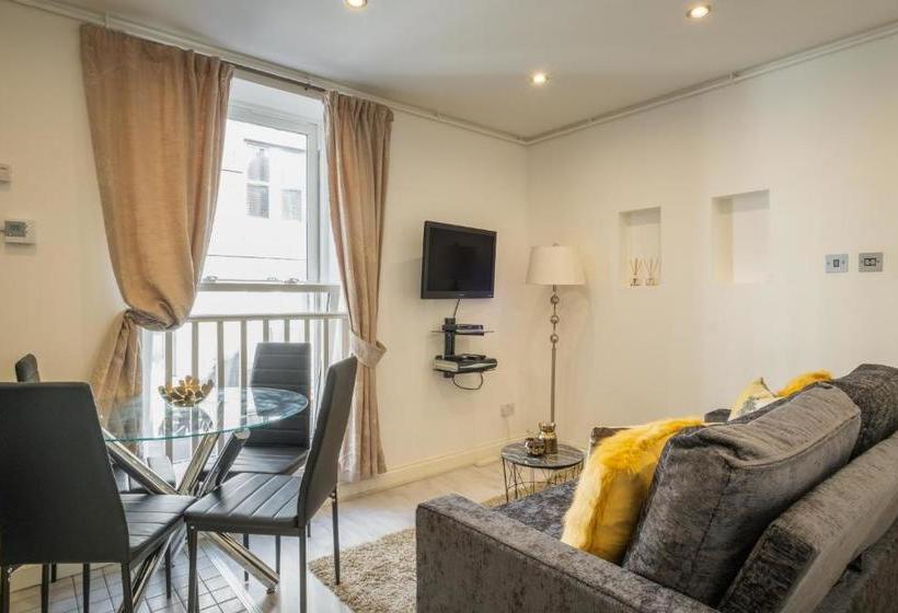 ホテル Adelphi Suites