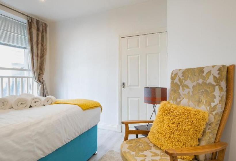 ホテル Adelphi Suites