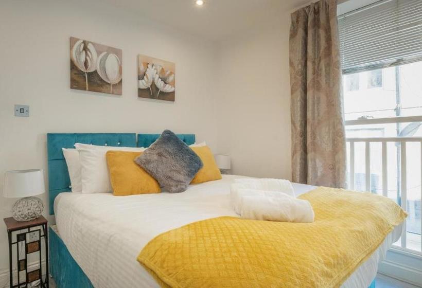 ホテル Adelphi Suites