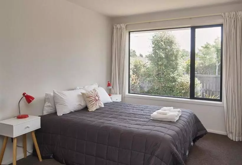هتل Brookside Villa
