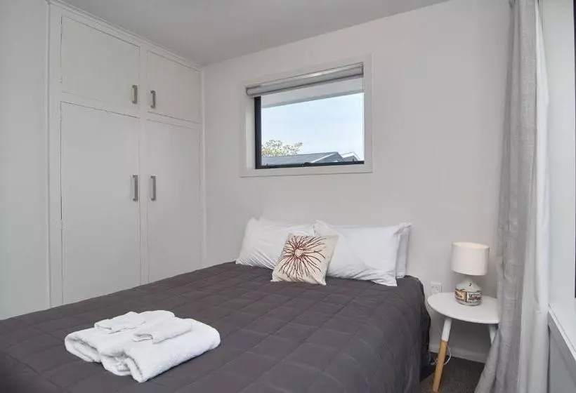هتل Brookside Villa