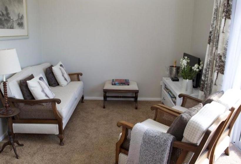 בית מלון כפרי Lodore Lodge