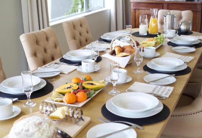 בית מלון כפרי Lodore Lodge