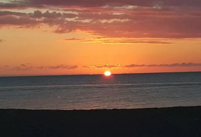 هتل Luichy S Seaside