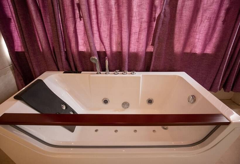 هتل Nansc Lumbini