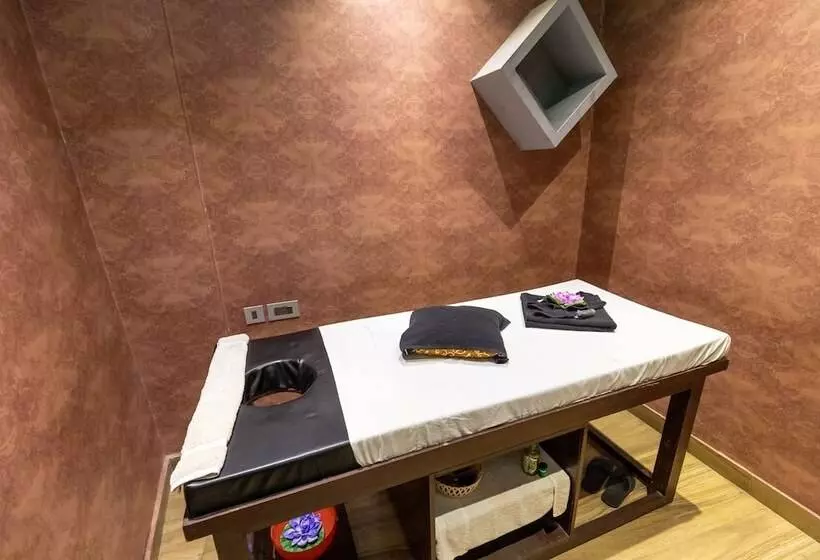 هتل Nansc Lumbini