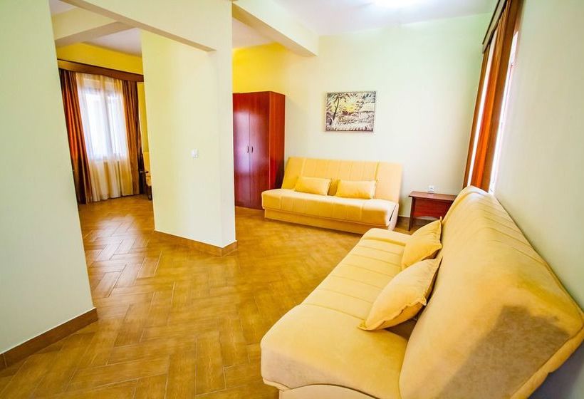 هتل Nilaj Apartments