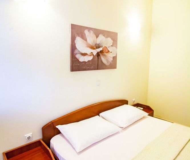 هتل Nilaj Apartments