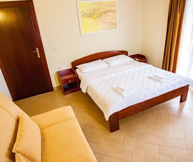 هتل Nilaj Apartments