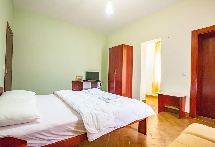 هتل Nilaj Apartments