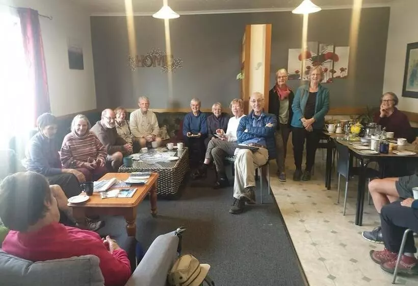 Hotelli Piwaka Lodge And Backpackers