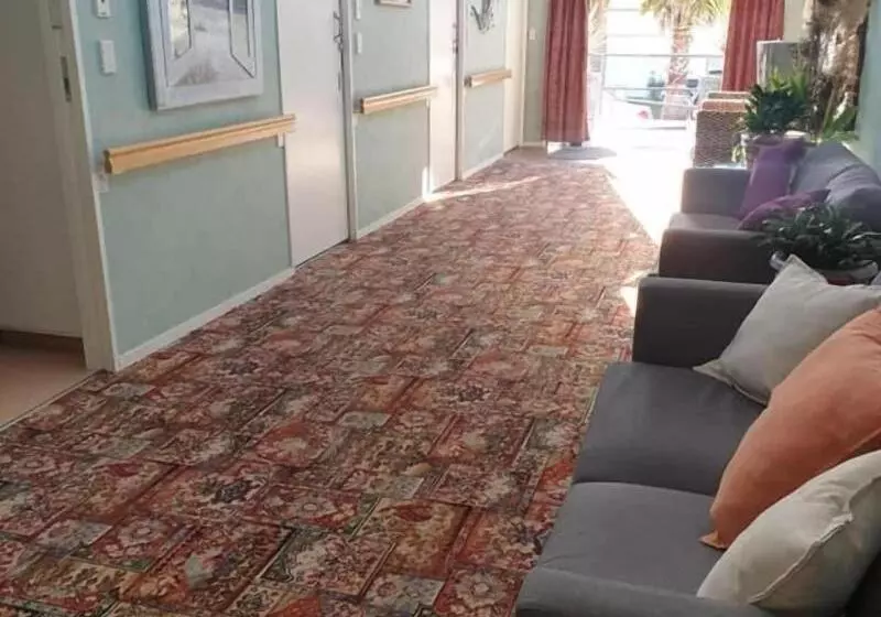 Hotelli Piwaka Lodge And Backpackers